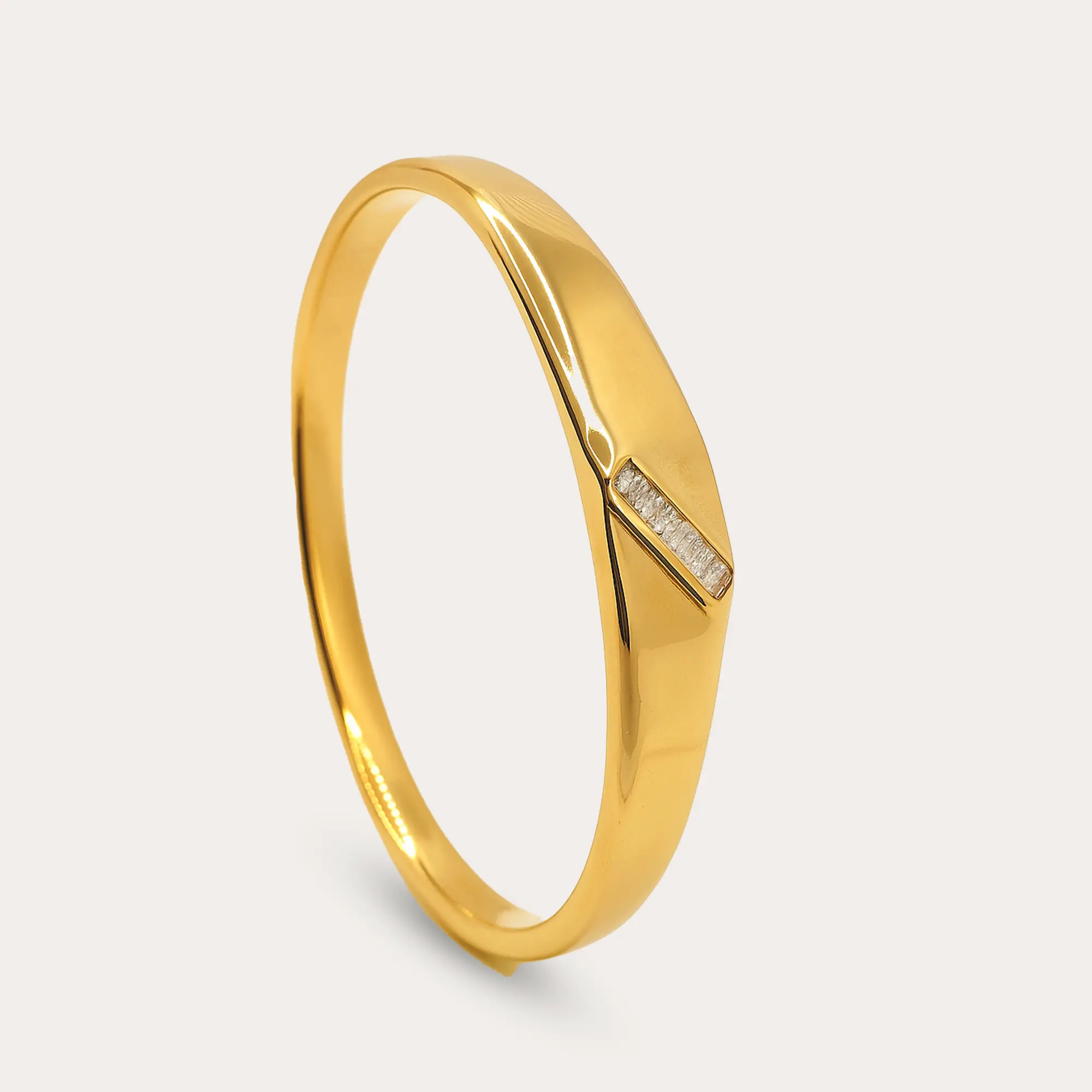 Curved Chic Gold Bracelet - Main