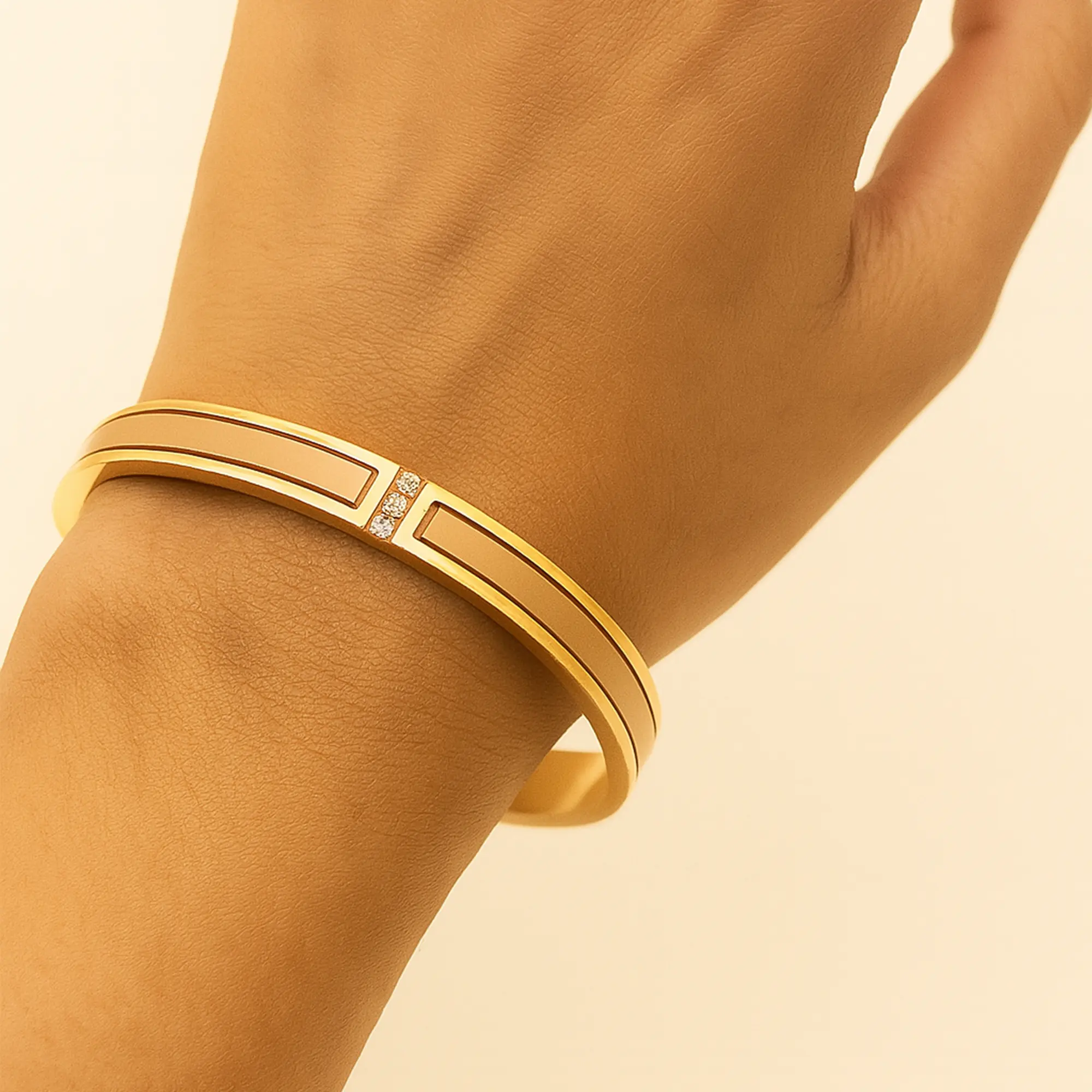 Three Biamond Bracelet - Hover