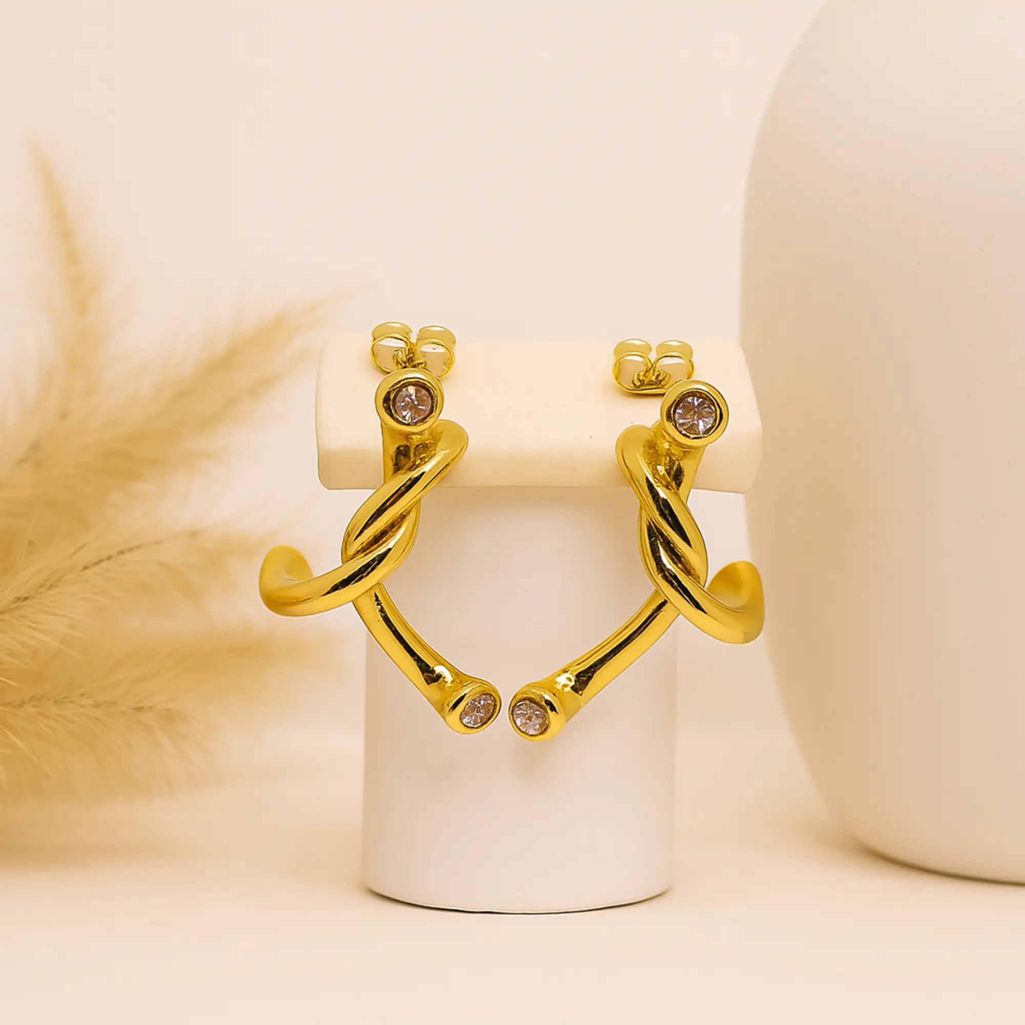 Couple World Earring - Hover