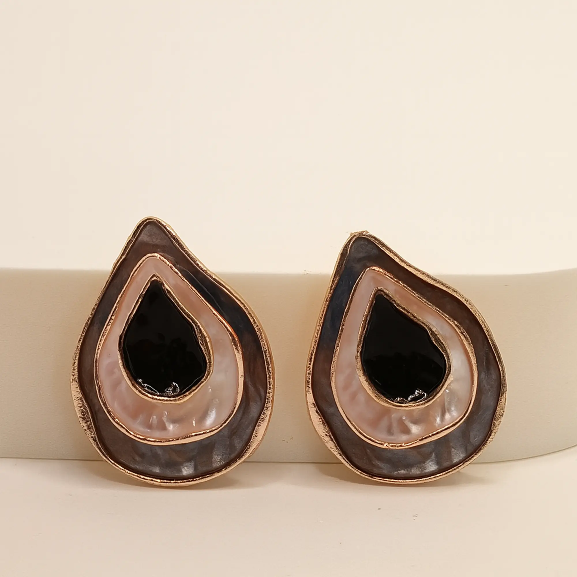 Nosan Gab Earring - Hover