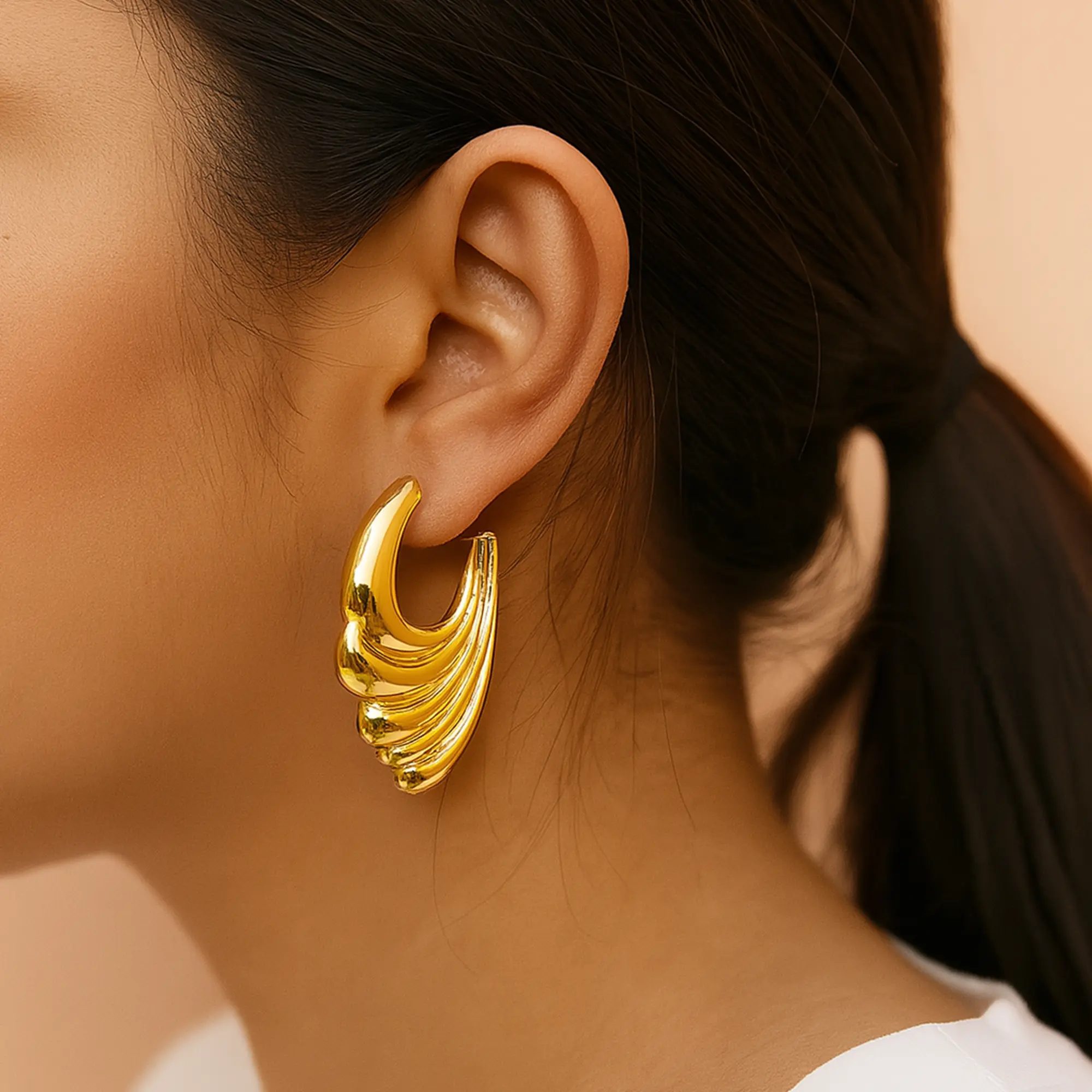 Wing Zee Earring - Hover