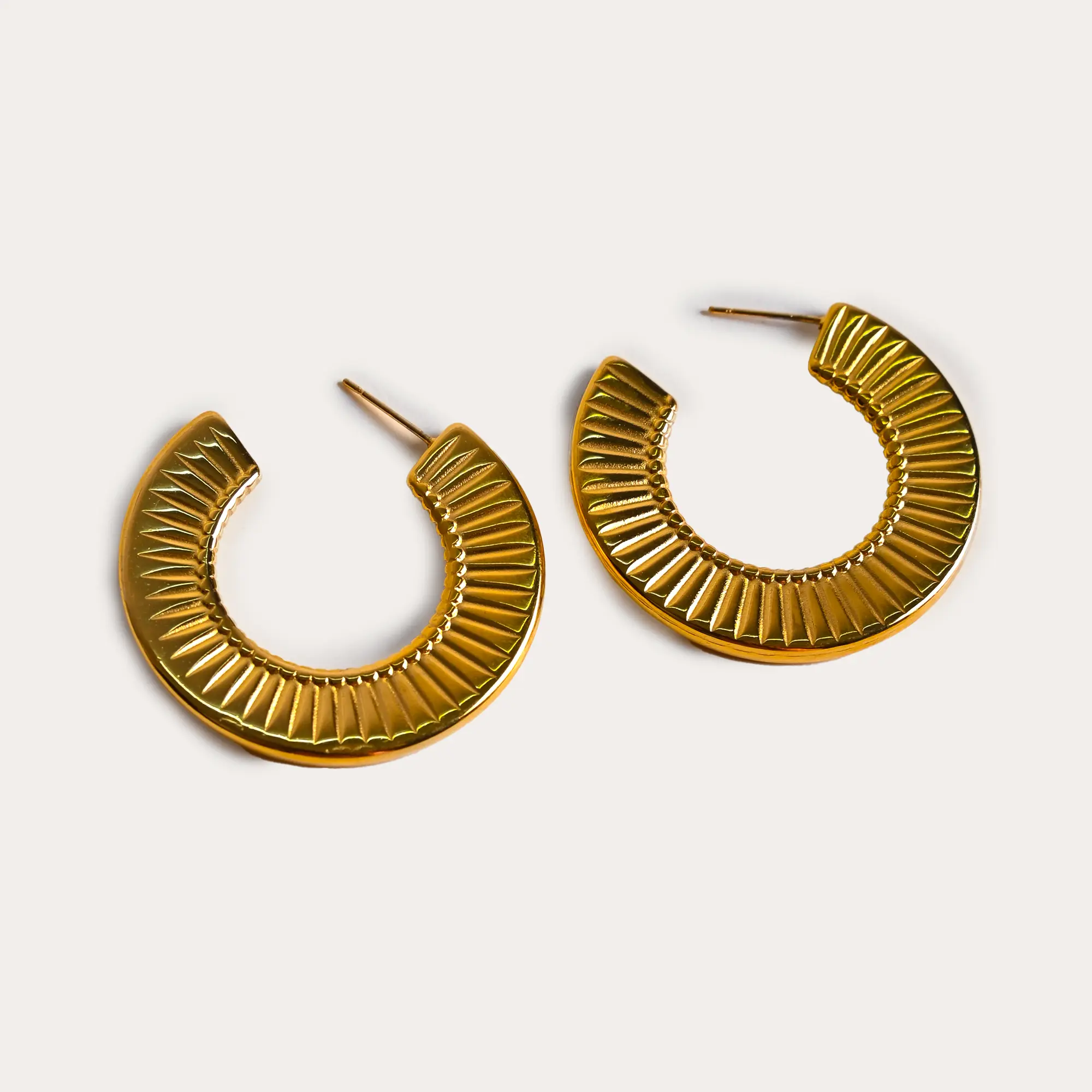 Chick Kno Earring - Main