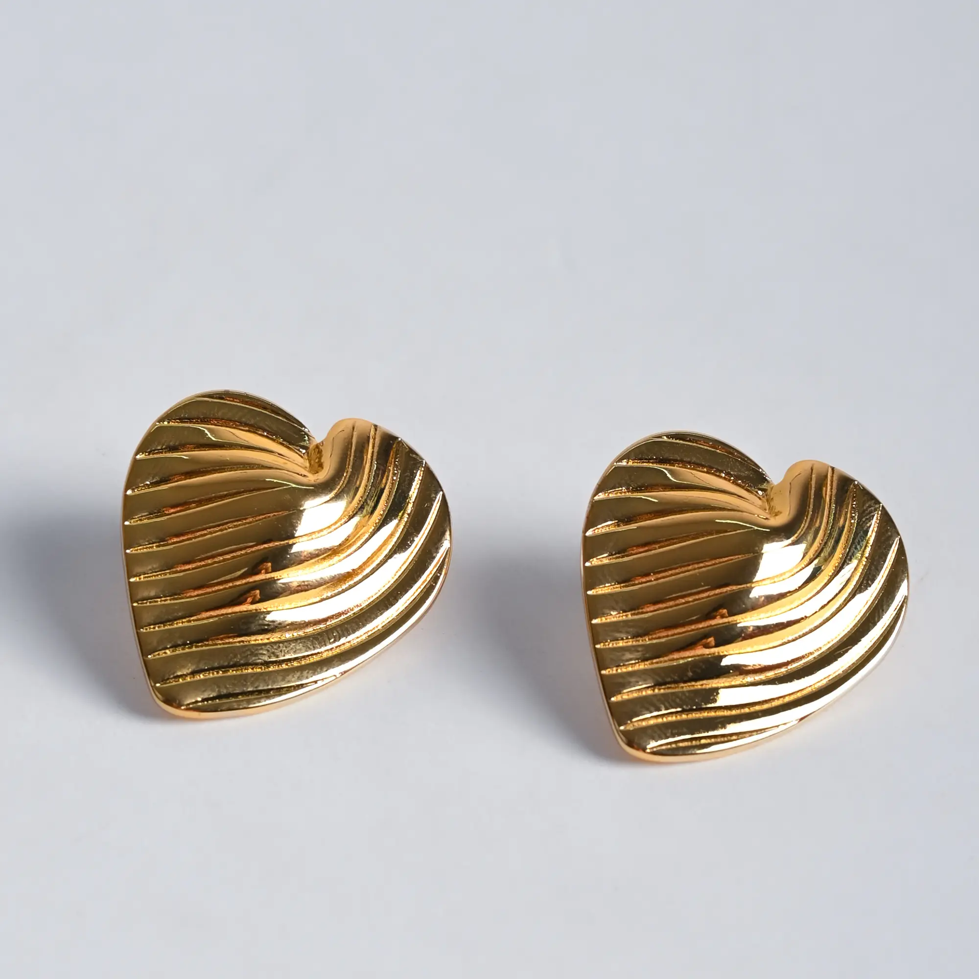 Heart Loop Earring - Hover
