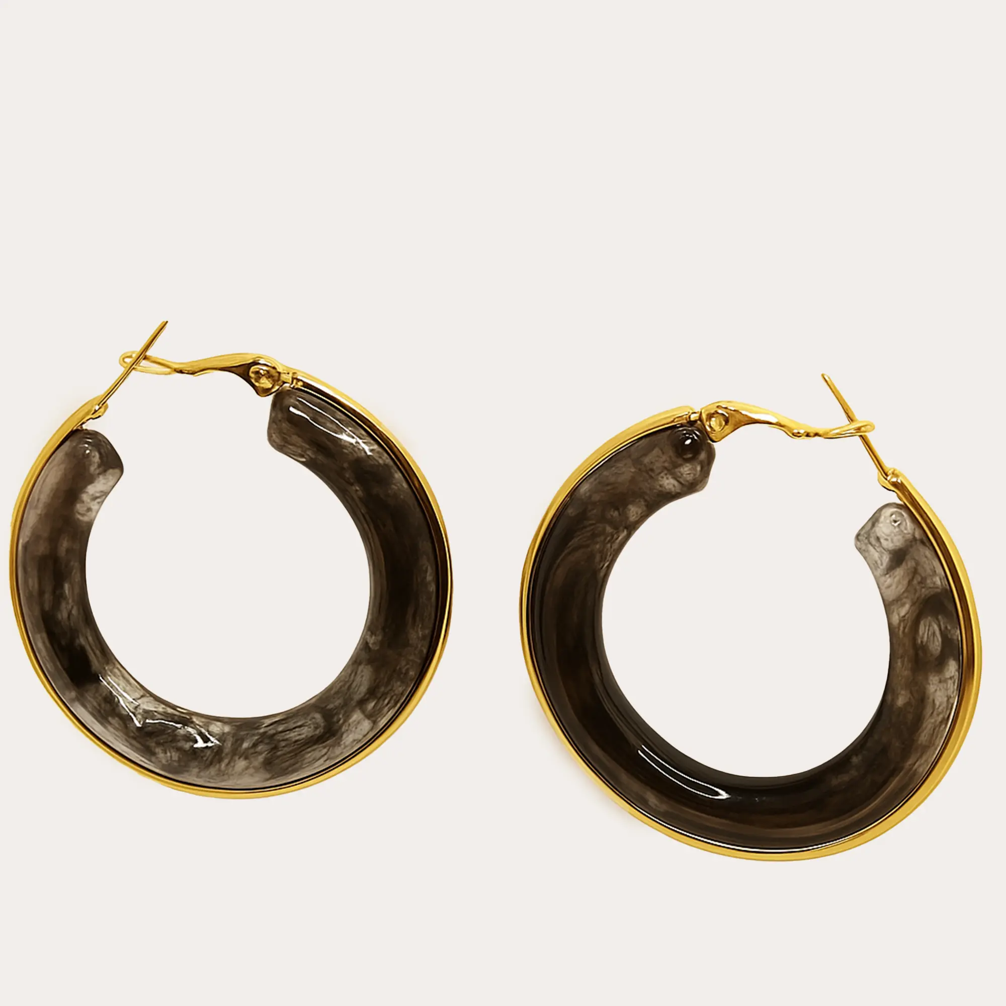 Contrasting Rim Hoop Earrings