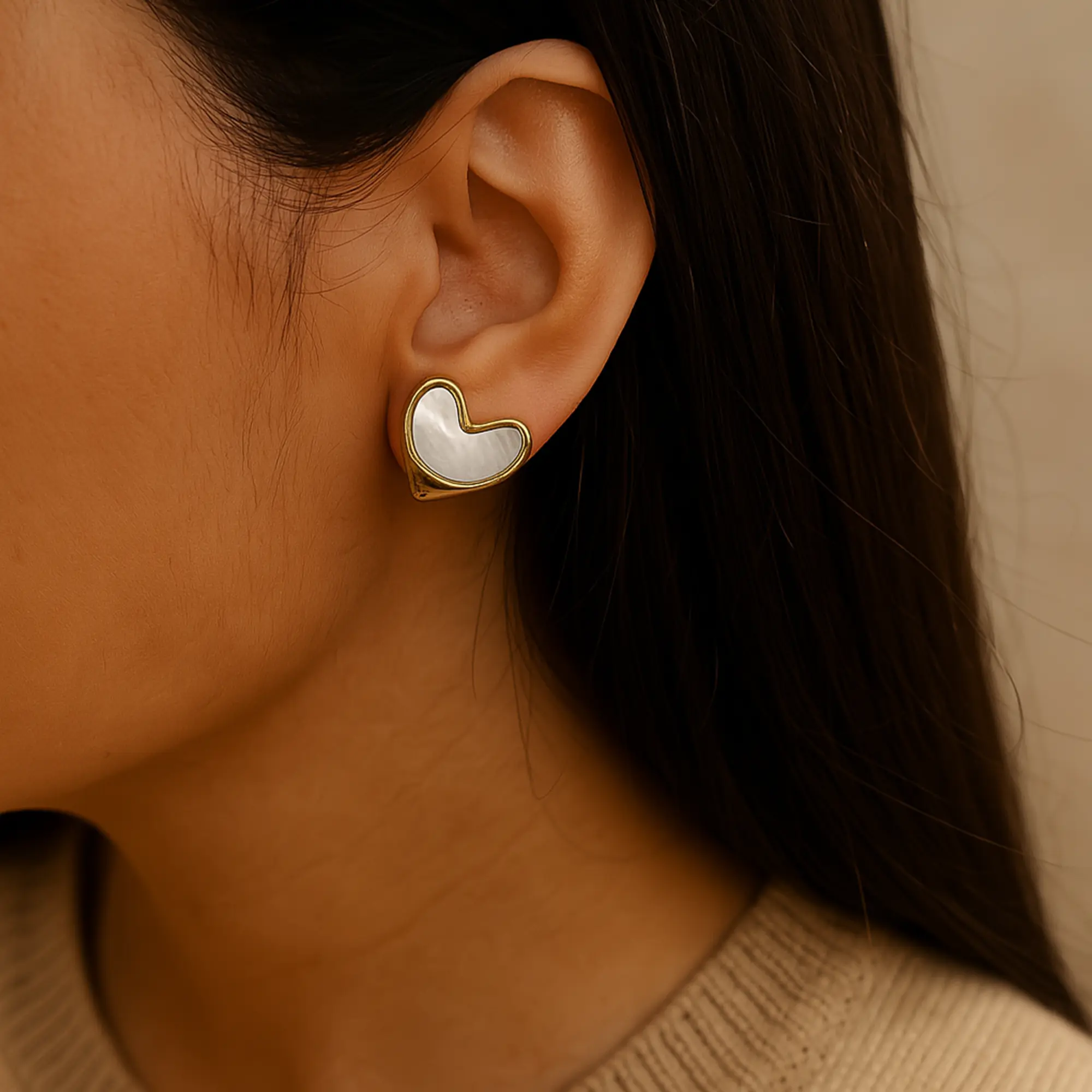 Golden & White Hearts - Hover