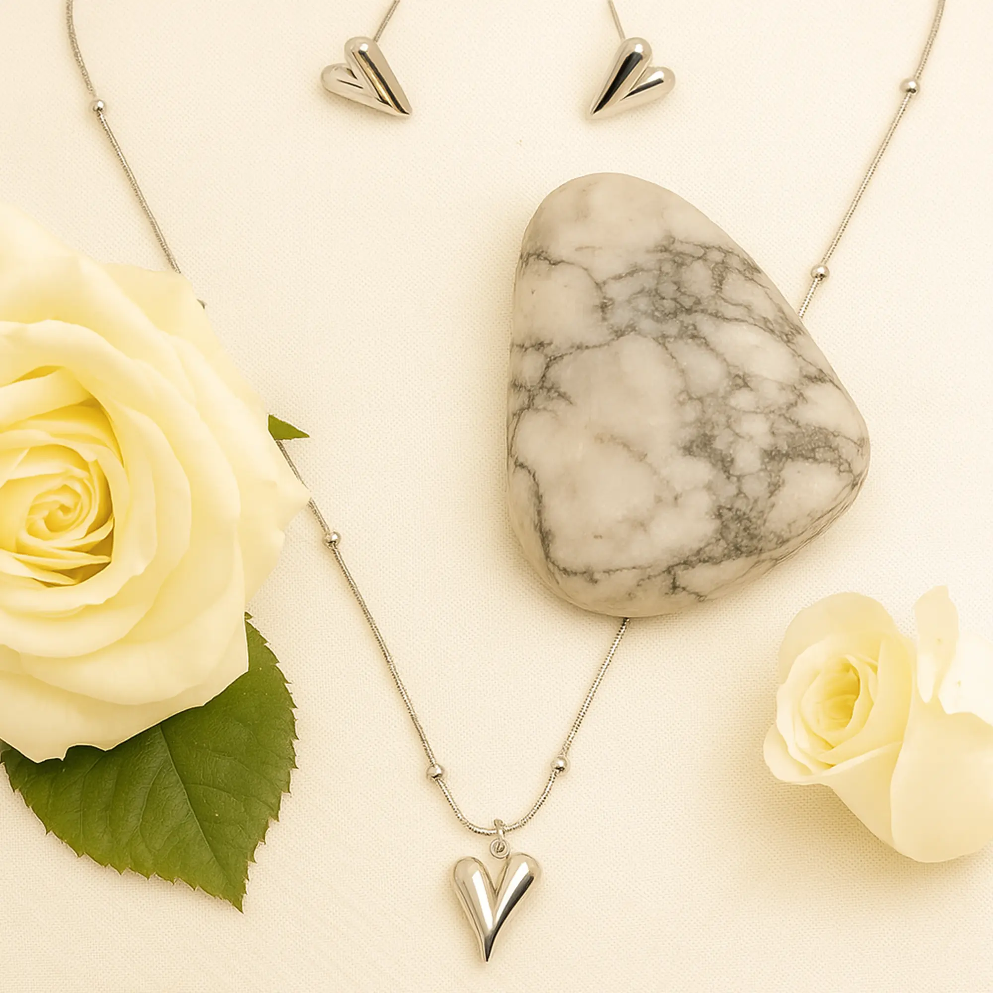 Siler Ship Hear Shape Necklace - Hover