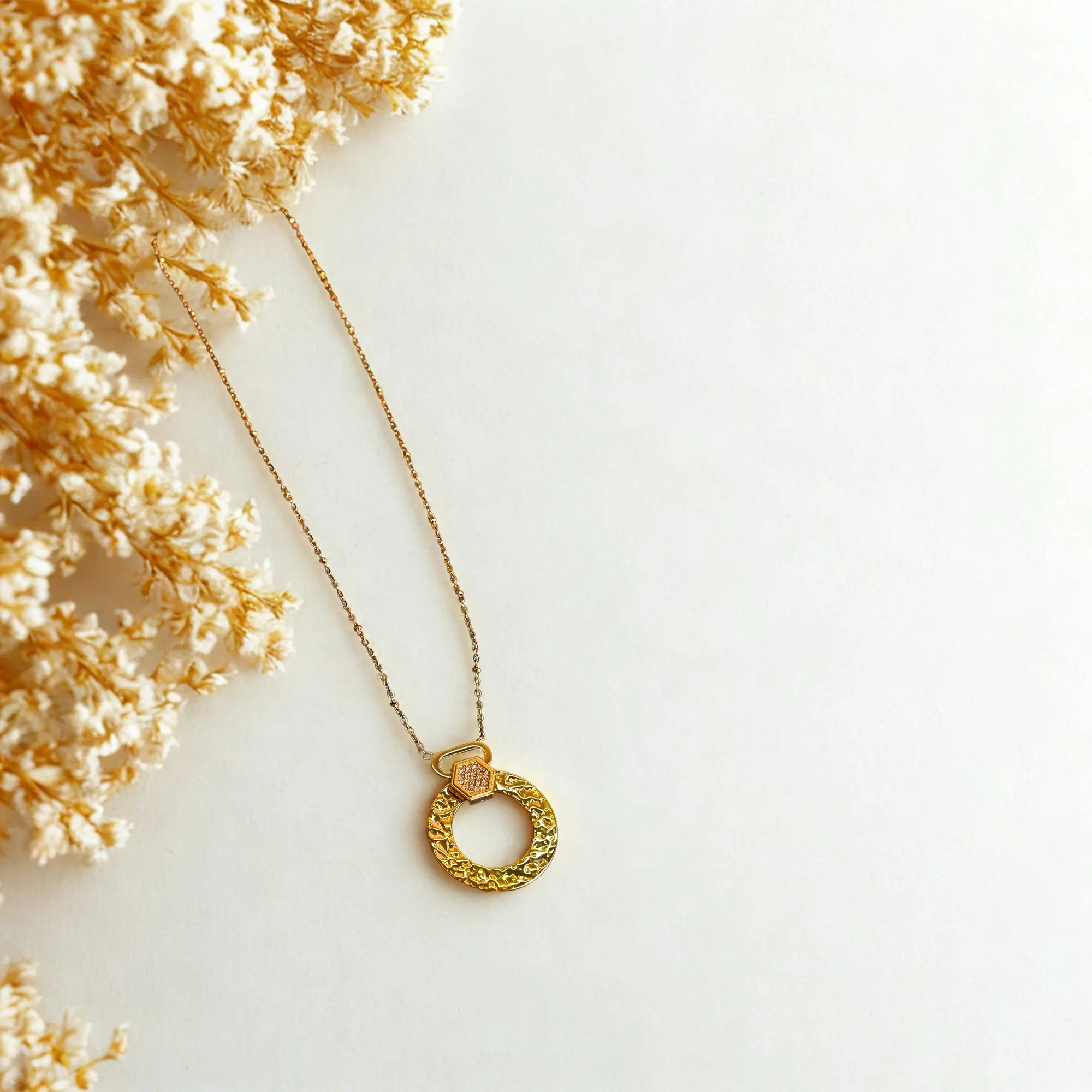 Round Shaar Necklace - Hover