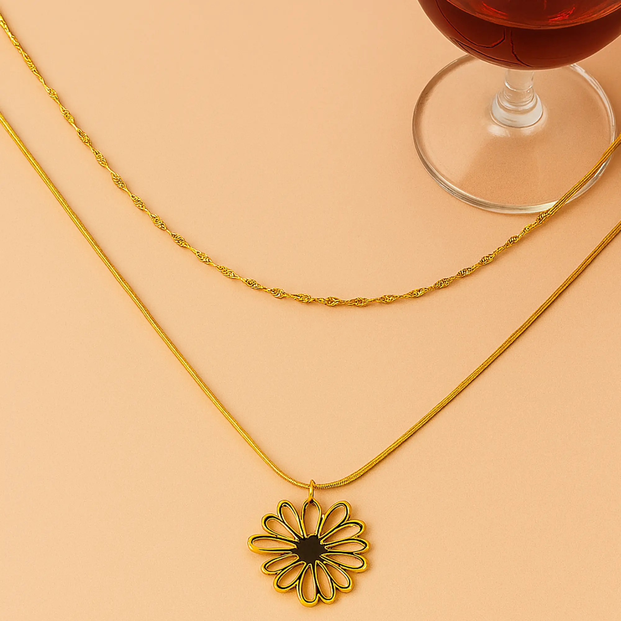 Golden Clover Layers - Hover