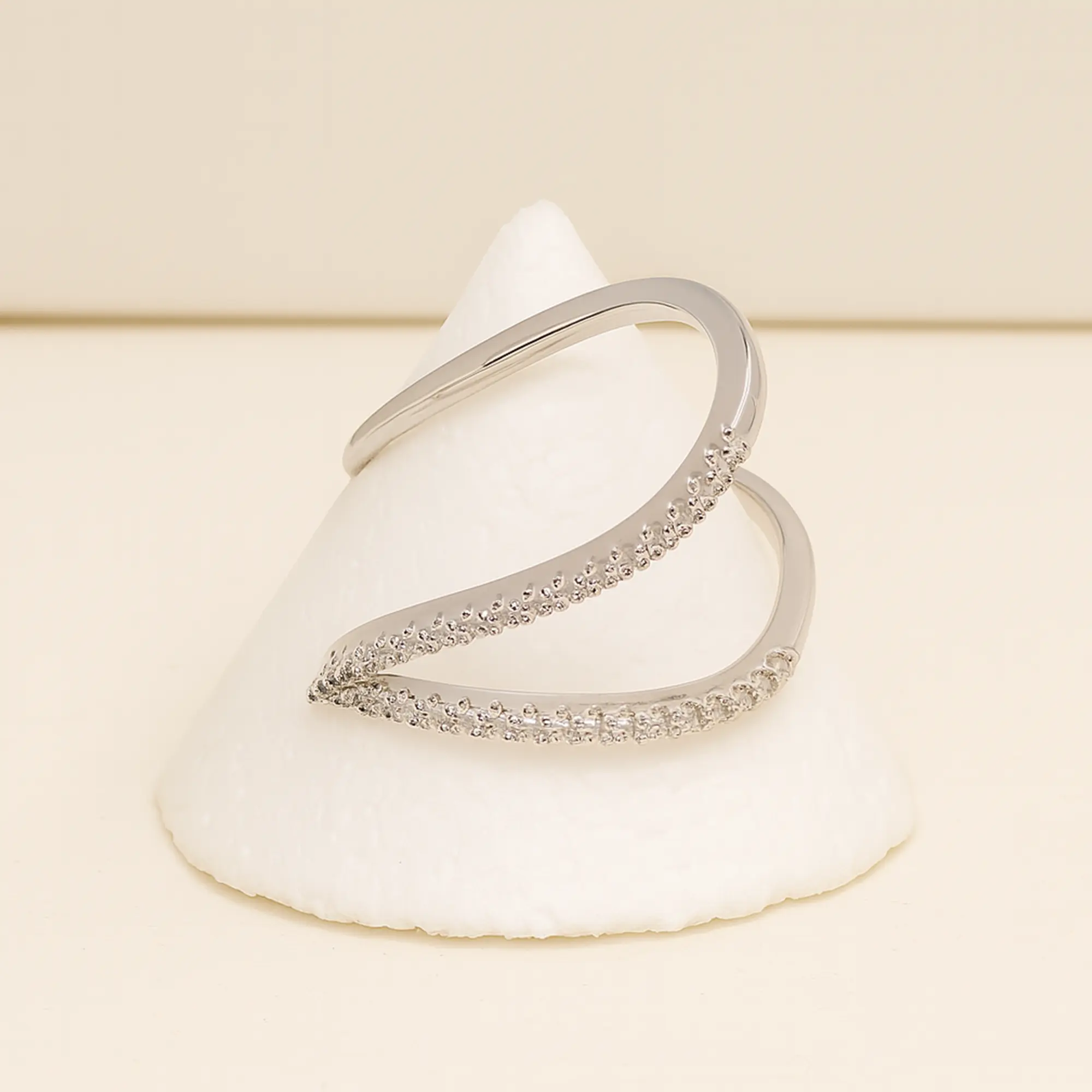 Two Noop Ring - Hover