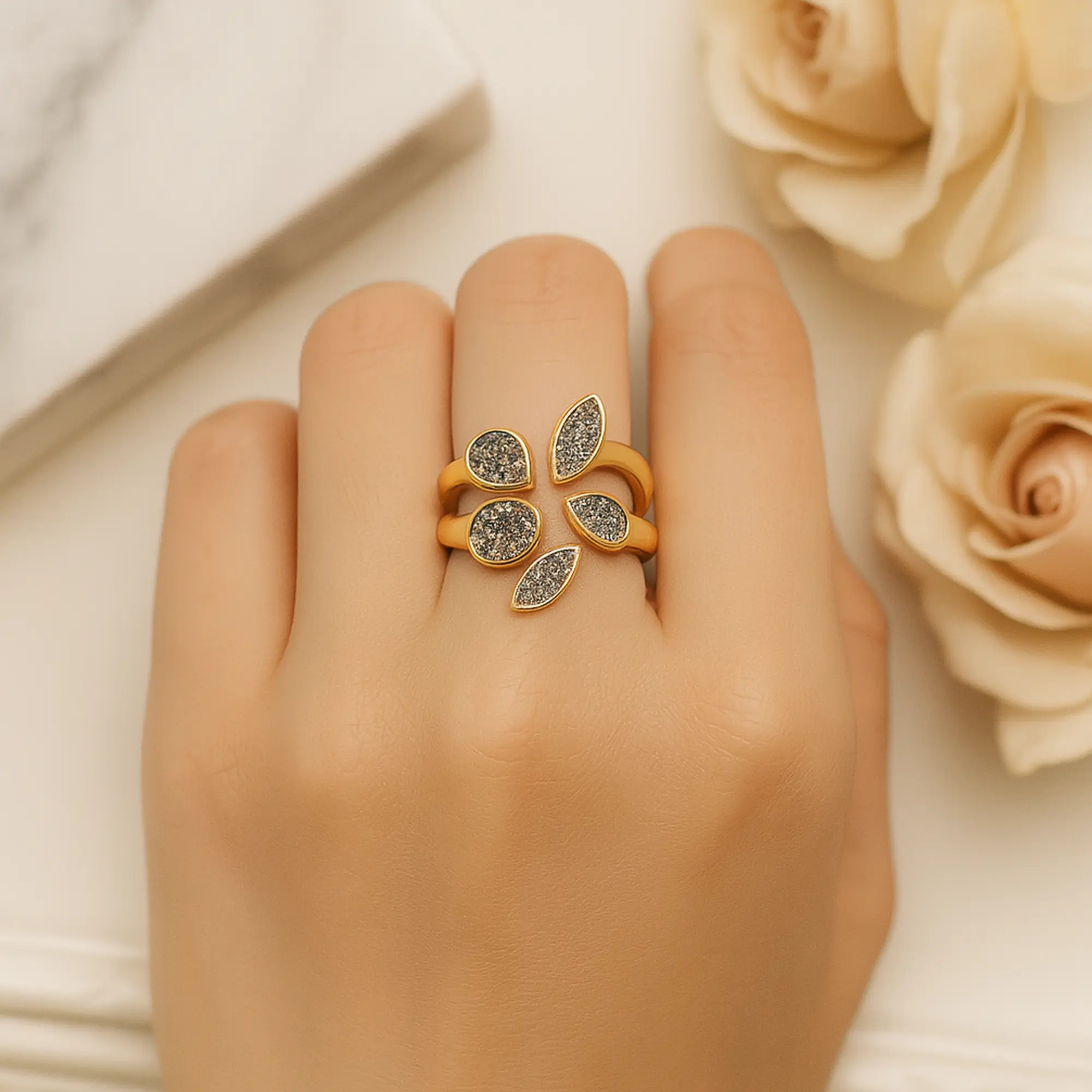 Two Rip Goldan Ring - Hover